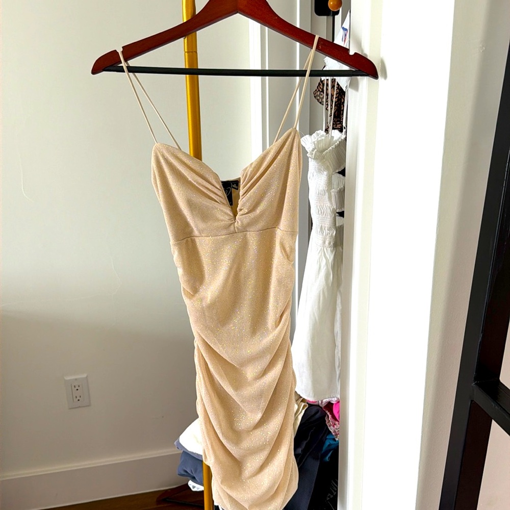 Gorgeous champagne Bodycon dress from Windsor.  Never worn.